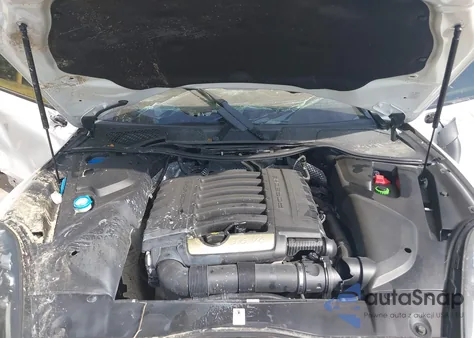 2016 Porsche Cayenne z USA, uszkodzony, nr VIN WP1AA2A2XGLA08207